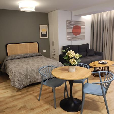 Apartamentos Leonor Malaga Exterior photo
