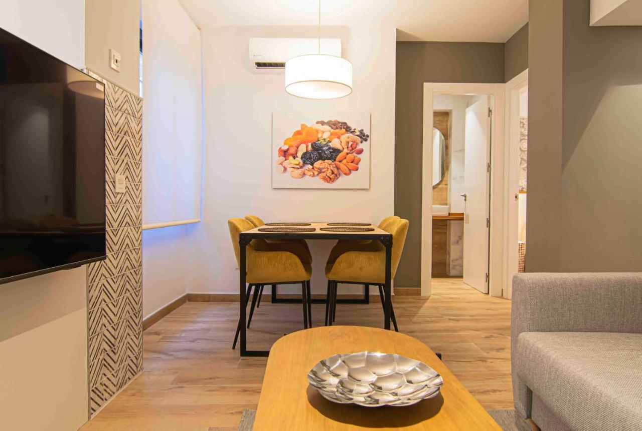 Apartamentos Leonor Malaga Exterior photo