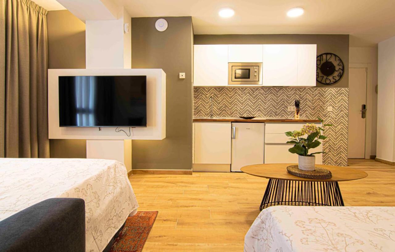 Apartamentos Leonor Malaga Exterior photo