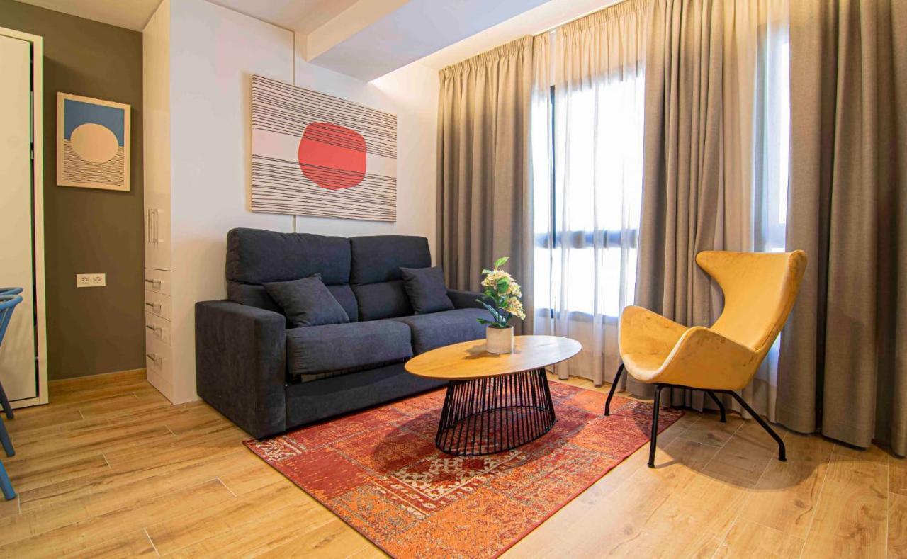 Apartamentos Leonor Malaga Exterior photo